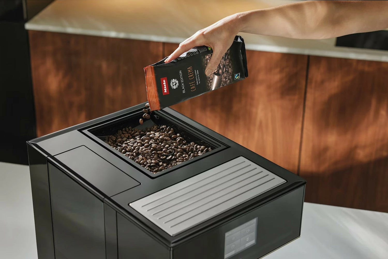 Miele Bio Cafe Crema Coffee Beans | 11028700 6 Miele Bio Cafe Crema Coffee Beans | 11028700 - Image 4