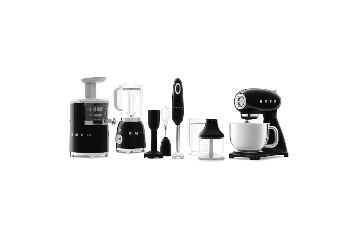 Smeg 50's Retro Style Stand Mixer | Black | SMF03BLUK 6 Smeg 50's Retro Style Stand Mixer | Black | SMF03BLUK - Image 4