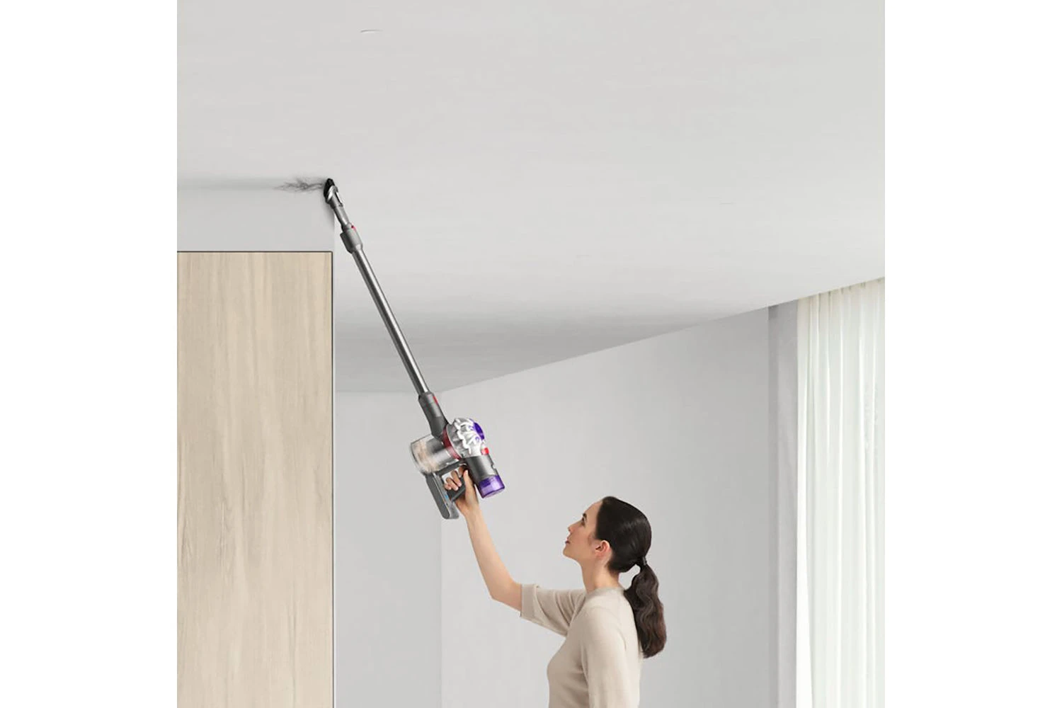 Dyson V8 Cordless Vacuum Cleaner | 447026-01 10 Dyson V8 Cordless Vacuum Cleaner | 447026-01 - Image 8