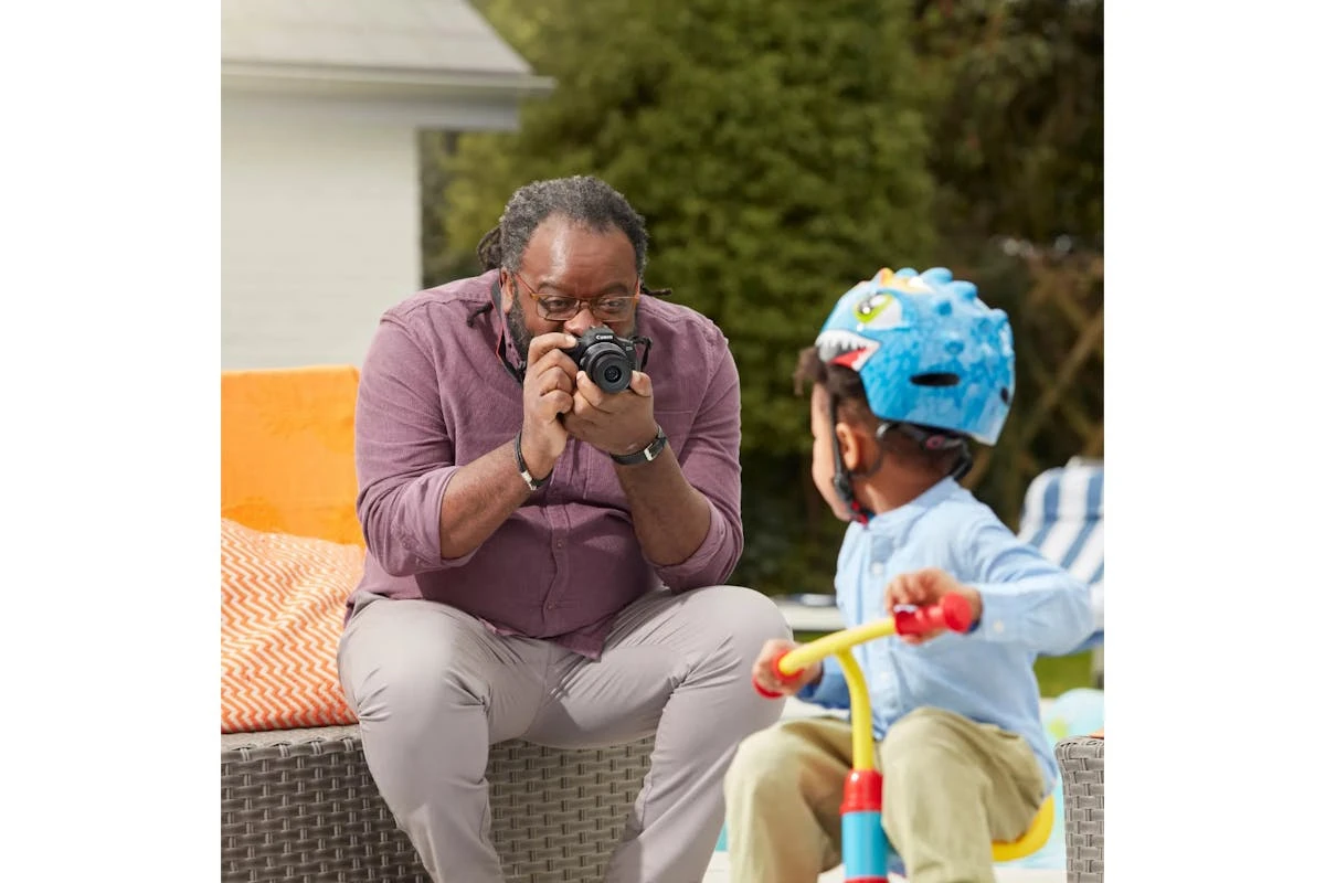 Canon® Canon EOS R100 RF-S 18-45mm Lens Mirrorless Camera | Black 15 Canon® Canon EOS R100 RF-S 18-45mm Lens Mirrorless Camera | Black - Image 13