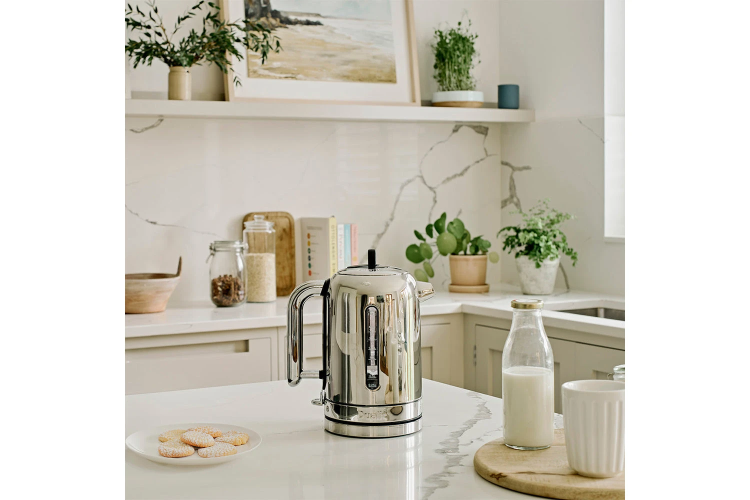Dualit Classic 1.7 L Kettle | 72796 | Polished 4 Dualit Classic 1.7 L Kettle | 72796 | Polished - Image 2
