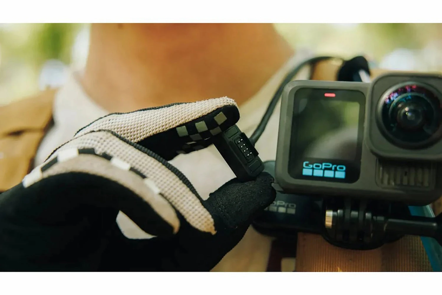 GoPro Contacto Magnetic Door And Power Cable Kit | Black 4 GoPro Contacto Magnetic Door And Power Cable Kit | Black - Image 2