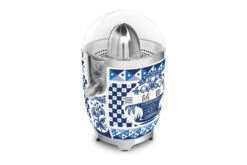 Smeg Dolce & Gabbana 50's Style Blu Mediterraneo Citrus Juicer | CJF01DGBUK 17 Smeg Dolce & Gabbana 50's Style Blu Mediterraneo Citrus Juicer | CJF01DGBUK -Home Appliances CJF01DGBUK 5