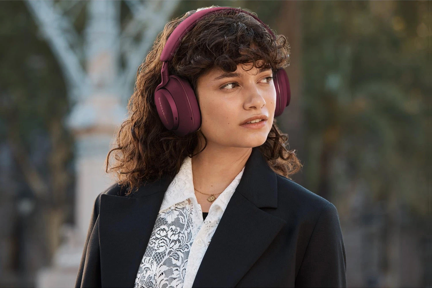 Bowers & Wilkins PX7 S2E Over-Ear Wireless Headphones | Ruby Red 12 Bowers & Wilkins PX7 S2E Over-Ear Wireless Headphones | Ruby Red - Image 10