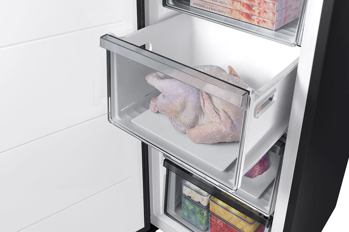 Samsung RR7000 Freestanding Larder Freezer | RZ32C7BDEB1/EU 9 Samsung RR7000 Freestanding Larder Freezer | RZ32C7BDEB1/EU - Image 7