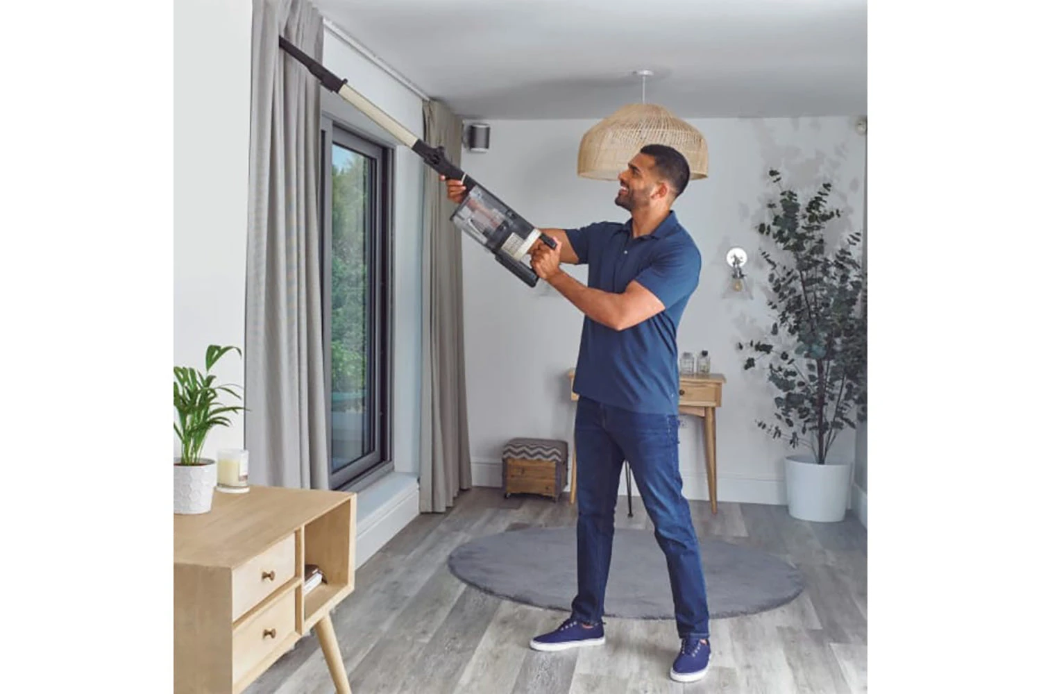 Shark Stratos Anti Hair Wrap Plus Pet Pro Cordless Vacuum | IZ400UKT 4 Shark Stratos Anti Hair Wrap Plus Pet Pro Cordless Vacuum | IZ400UKT - Image 2