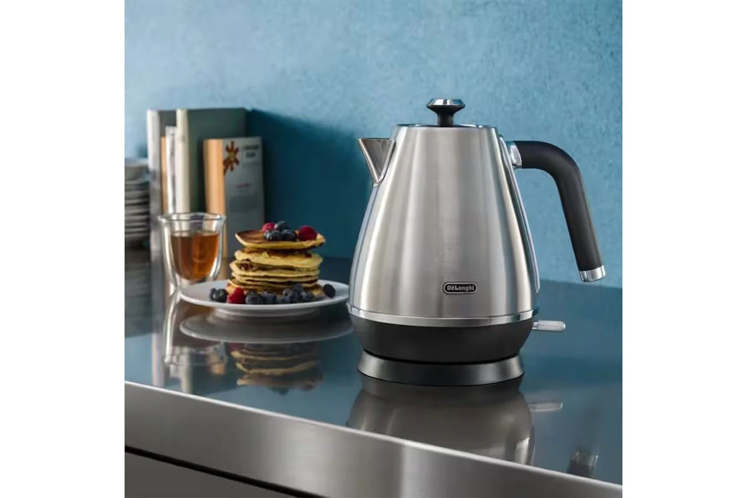 DeLonghi 1.7L Distinta X Kettle | KBI3001.M | Metal 4 DeLonghi 1.7L Distinta X Kettle | KBI3001.M | Metal - Image 2