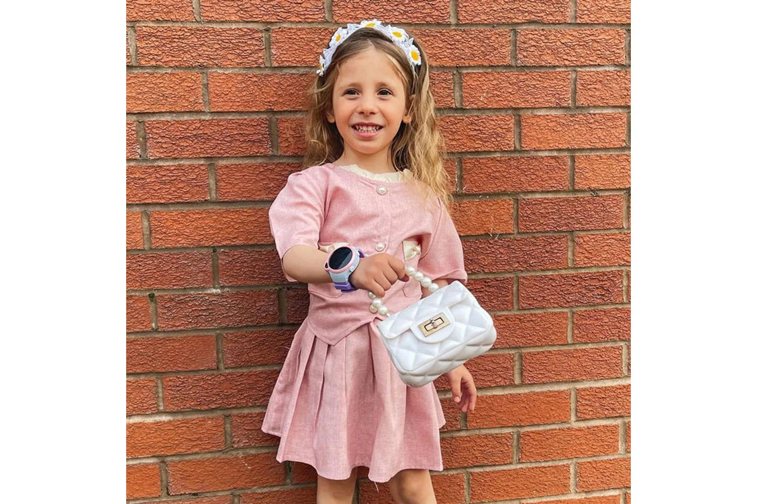 Myfirst Fone R1s 4G Kids Smart Watch With GPS Tracking | KW1305SA-NB01 | Space Blue 7 Myfirst Fone R1s 4G Kids Smart Watch With GPS Tracking | KW1305SA-NB01 | Space Blue - Image 5