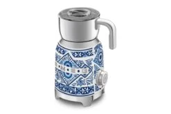 Smeg Dolce & Gabbana Blu Mediterraneo Milk Frother | MFF01DGBUK -Home Appliances MFF01DGBUK 2