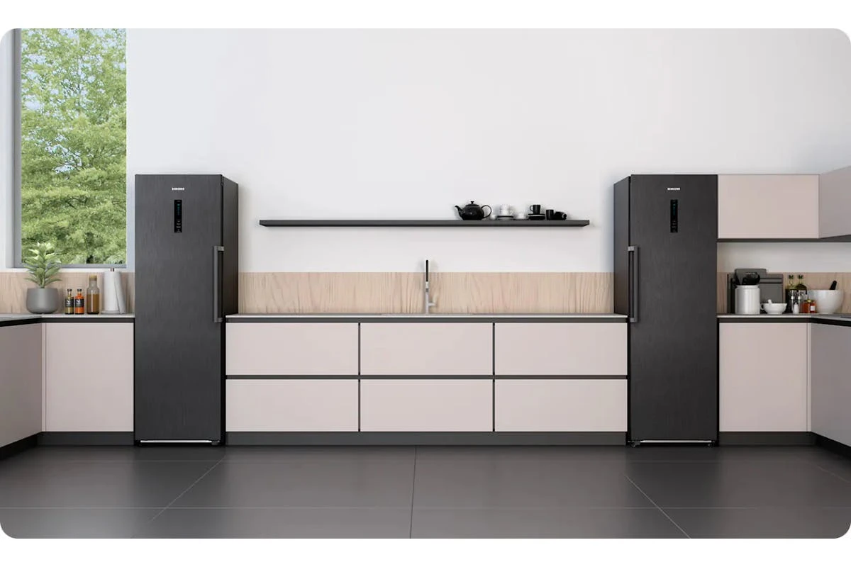 Samsung RR7000 Freestanding Larder Freezer | RZ32C7BDEB1/EU 4 Samsung RR7000 Freestanding Larder Freezer | RZ32C7BDEB1/EU - Image 2