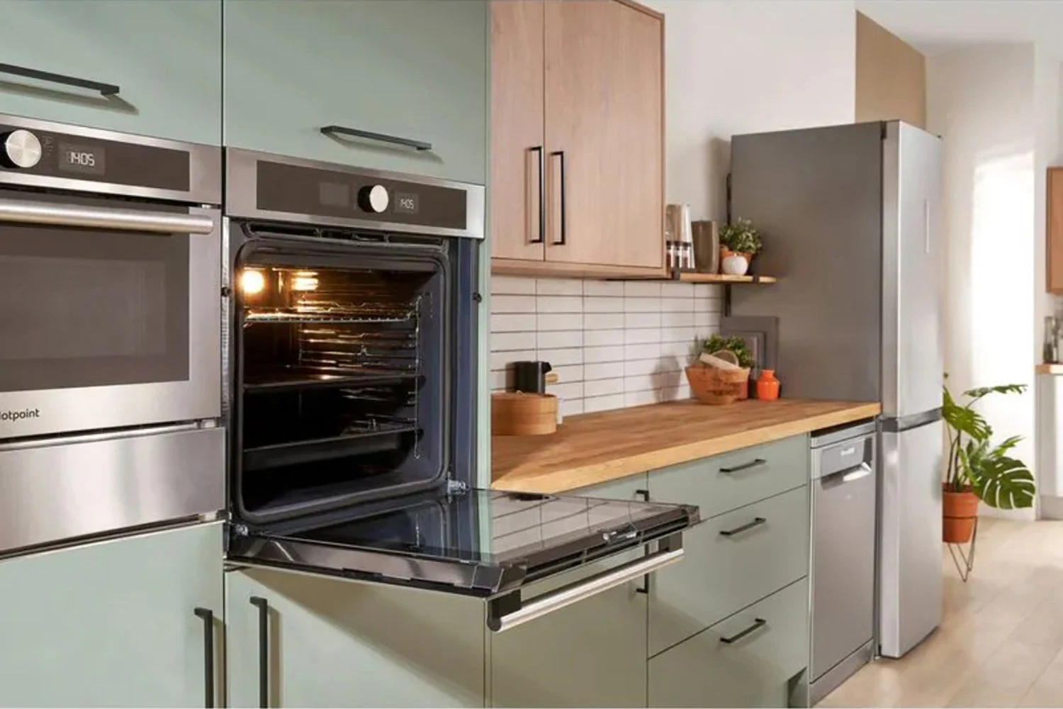 Hotpoint Class 4 Built-in Electric Single Oven | SI4854HIX 4 Hotpoint Class 4 Built-in Electric Single Oven | SI4854HIX - Image 2
