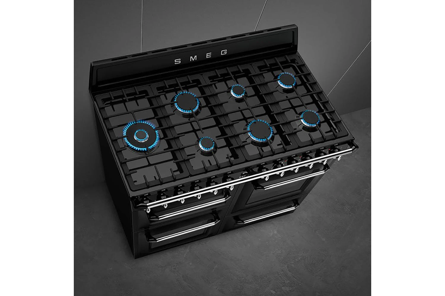Smeg 110cm Dual Fuel Range Cooker | TR4110BL1 | Gloss Black 8 Smeg 110cm Dual Fuel Range Cooker | TR4110BL1 | Gloss Black - Image 6