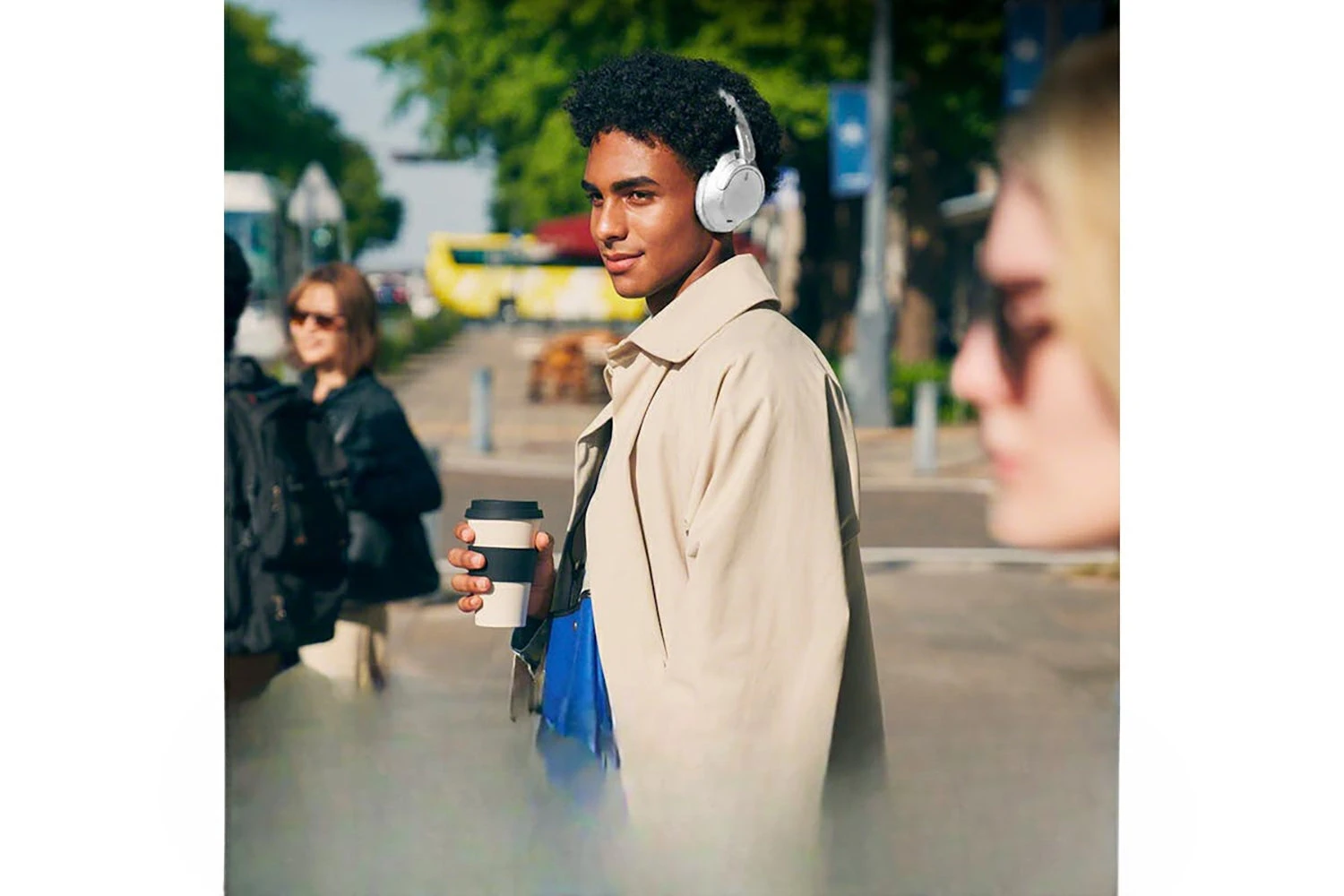 Sony WH-CH720N Over-Ear Wireless Noise Cancelling Headphones | White 4 Sony WH-CH720N Over-Ear Wireless Noise Cancelling Headphones | White - Image 2